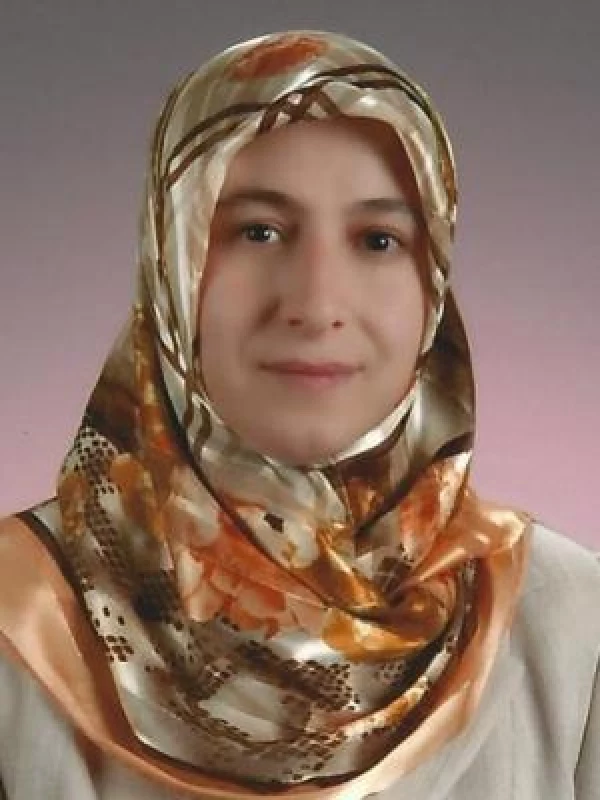 Emine Düzel
